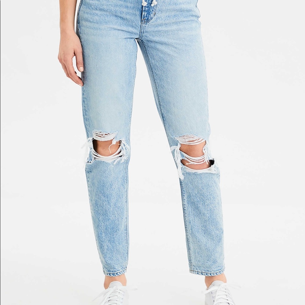 american eagle distressed mom jeans